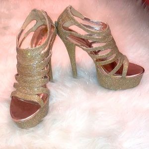 Chinese Laundry Gold Glittery✨Strappy Platform Heels ⭐️80% OFF SALE‼️⭐️